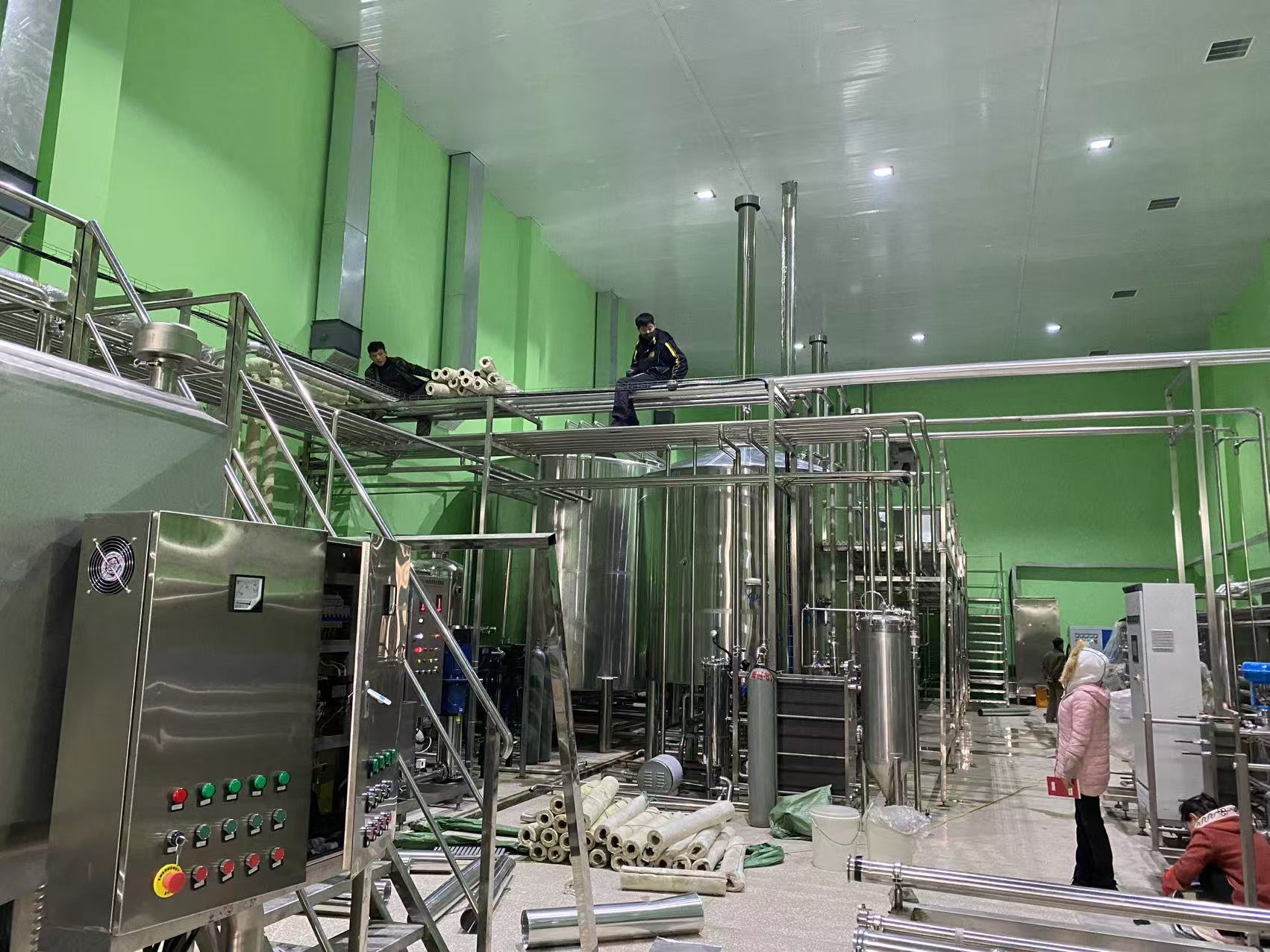 穆棱精酿啤酒设备厂—精酿啤酒设备制造:传承工艺与创新科技的交融